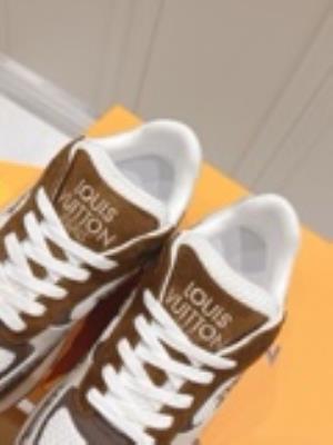 wholesale quality men's louis vuitton run way sneakers model no. 815